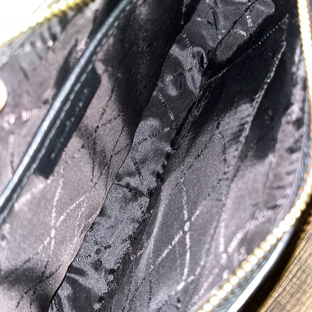 Michael Kors Jet Set Saffiano Leather Crossbody Bag in Black w Gold Hardware EUC